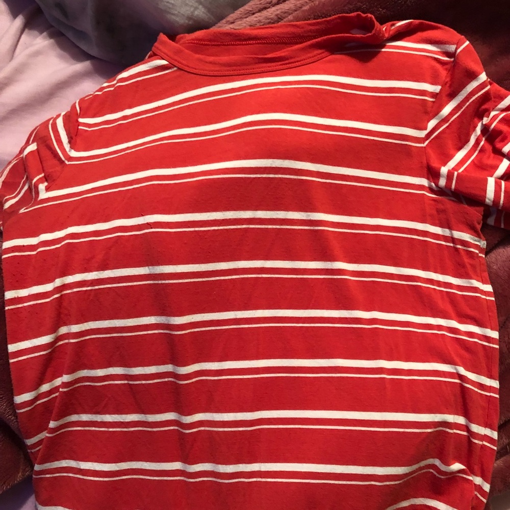 american eagle red and white striped stretchy tee